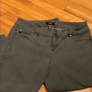 ‼️Torrid denim size 24r 3/$20